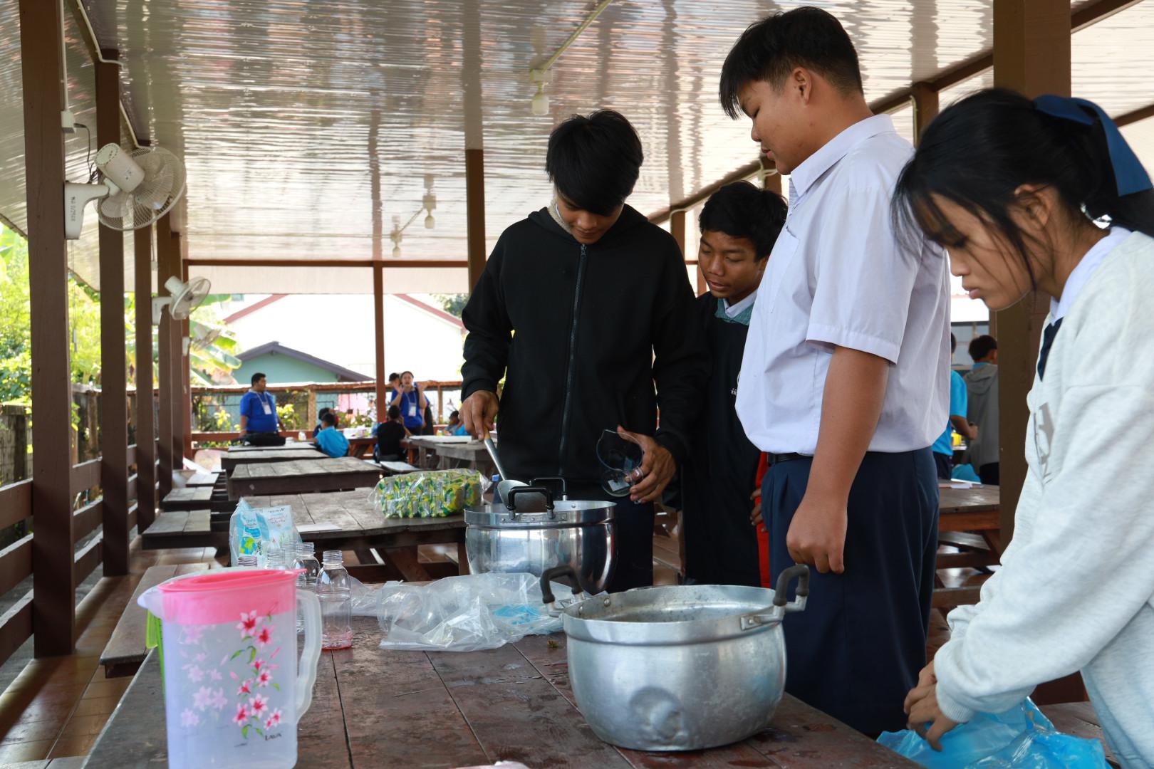 171. วันที่ 27 มกราคม 2569 โปรแกรมวิชาวิทยาศาสตร์ทั่วไป ได้จัดค่ายสเต็มศึกษาให้กับนักเรียนชั้นประถมศึกษาปีที่1-6 ณ โรงเรียนอนุบาลคลองขลุง จ.กำแพงเพชร